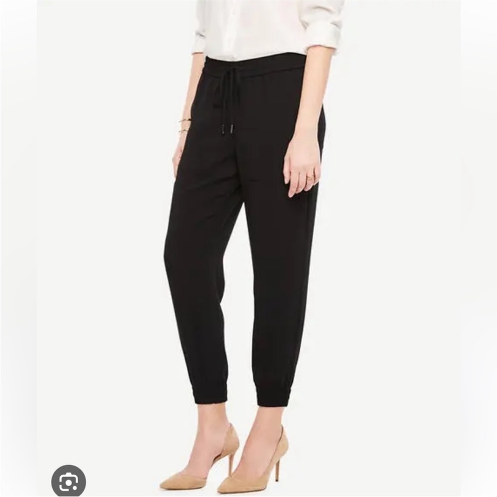 Ann Taylor Black Petite Jogger Pants Small
